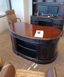 [#E4-288] Desk 75” X 3’