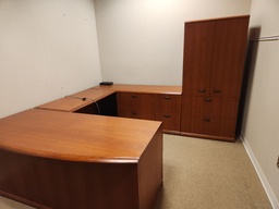 [#E7-112831] Private Office, Right-Handed