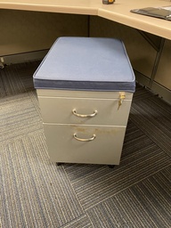 [#D16-22] Pedestal with Cushion Top, 15x23