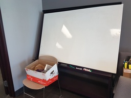 [#F8-44] Large rolling white board