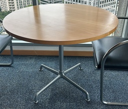 [#C8-57] Conference table | Mesa de conferencia