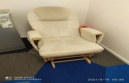 [#B12-9] White Reclining Lounge Chair