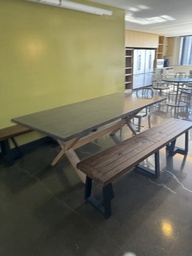 [#C7-41] Picnic Table