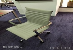 [#B5-132] Green Conference Chair