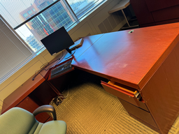 [#E6-11] L-shape desk, 80x88x29"