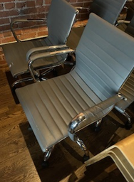 [#B5-18] Conference Chair