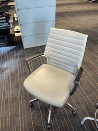 [#B5-13] Leather Chair