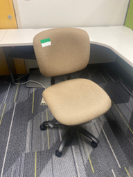 [#B12-31] Beige Task Chair