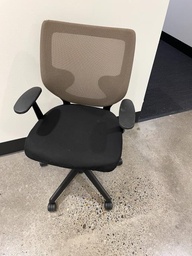 [#B13-68] Computer chair