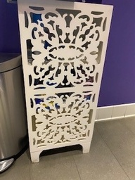 [#D30-164] Small white wooden cabinet