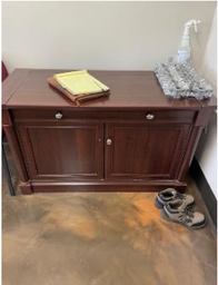 [#D18-26] Wood Cabinets