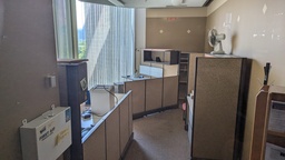 [#E4-15] Desk stations