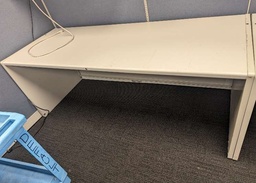 [#E1-22] STEELCASE DESK  30"X70" 