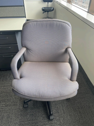 [#B12-7] Cushy Chairs
