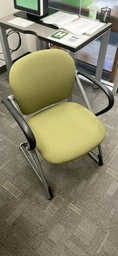 [#B8] Green Guest Chair