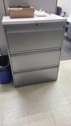 [#D8-130] Three-drawer cabinet