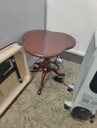 [#C6-290] Clover Table 18x18x19