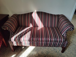 [#B6-441] Couch 62x32x32