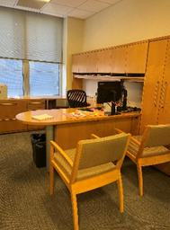 [#E7-32] U shaped P top desk with overheads