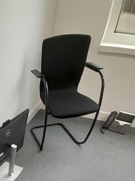 [#B8-11] General meeting chair