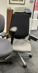 [#B13] Black Task Chair