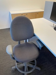 [#B13-86] Grey Task Chair 