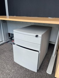 [#D16-14] Grey Pedestal