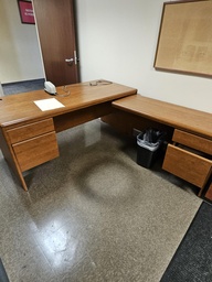 [#E6] Private Office Desks Light Wood