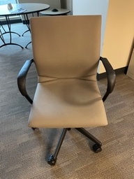 [#B13-4] Task Chair Steel Case Protégé V Beige (Qty: 122)