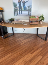 [#C2-7] Pantry curve table 