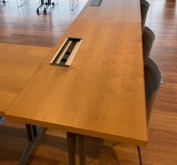 [#C5-25] Table workplace ( behind the sociaal lounge)