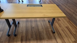 [#C12-28] Open air table (with plugs)