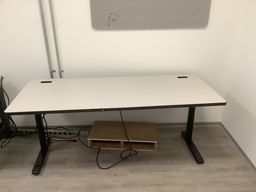 [#C12-12] Work Table 3