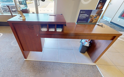 [#C4-12] Check Desk