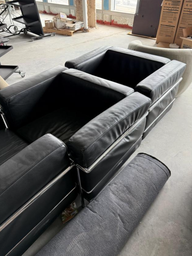 [#B12-41] Black Leather OS Chair