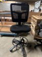 [#B12-4] Desk Chair