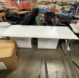 [#E2-32] 5’x30” fixed table