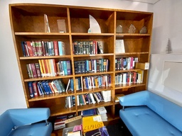 [#D4-78] Large wooden bookcase