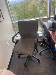 [#B13-51] Black and Grey Steelcase Chair