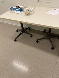 [#C13-78] TABLE W/ 2 MOBILE BASES