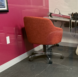 [#B13-3] Red Rolling Chair