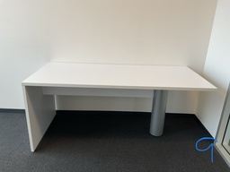 [#C12-9] Peninsula Table