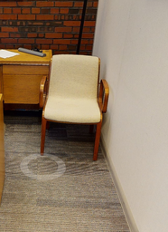 [#B9-4] White Guest Chair