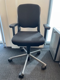 [#B13-2] Ahrend Swivel Chair