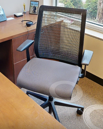 [#B13-2] Task chair with arms