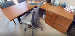 [#E6-3] L-shaped desk