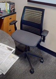 [#B13-4] Task chair with arms