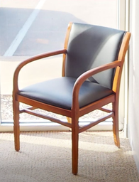 [#B9-4] Black guest chair with arms