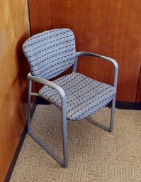 [#B8-7] Plaid guest chair with arms
