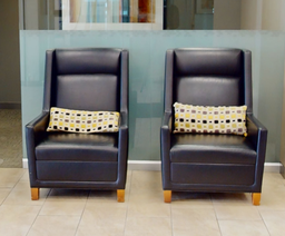 [#B12-4] Black tall-back lounge chair